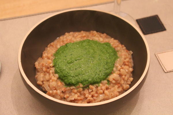 Barley risotto with spinach